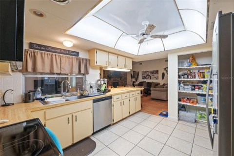 Casa en venta en New Port Richey, Florida, 2 dormitorios, 142.42 m2 № 1880638 - foto 16