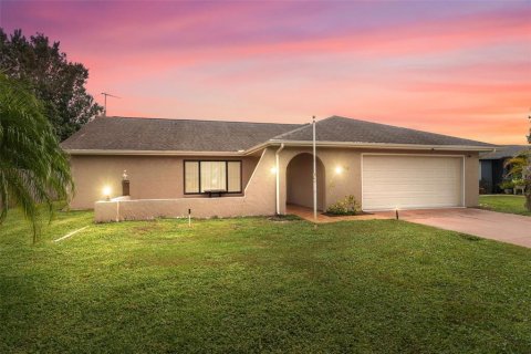Casa en venta en New Port Richey, Florida, 2 dormitorios, 142.42 m2 № 1880638 - foto 2