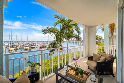 Condo à Stuart, Floride, 3 chambres  № 2154353