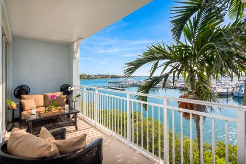 Copropriété à vendre à Stuart, Floride: 3 chambres, 129.41 m2 № 2154353 - photo 2