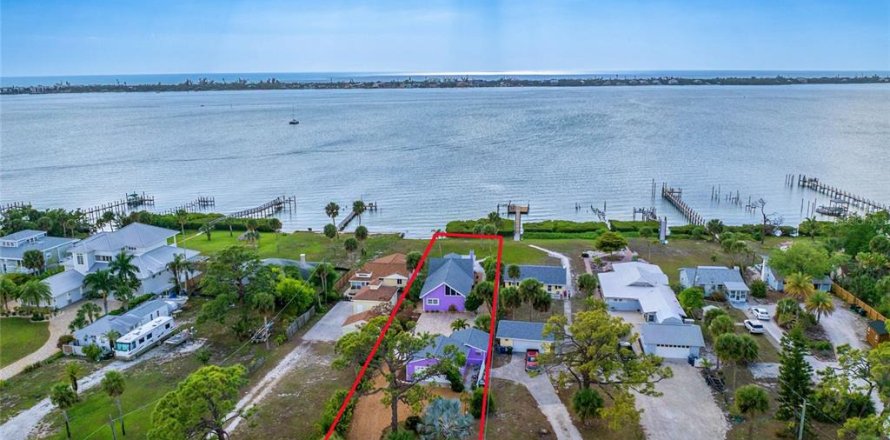 Villa ou maison à Englewood, Floride 3 chambres, 193.98 m2 № 2240014