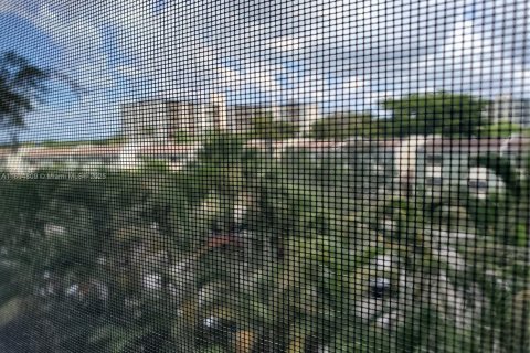 Condo in Lauderhill, Florida, 2 bedrooms  № 1872732 - photo 2