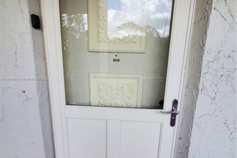 Condo in Lauderhill, Florida, 2 bedrooms  № 1872732 - photo 5