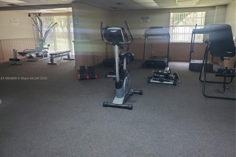 Condo in Lauderhill, Florida, 2 bedrooms  № 1872732 - photo 12