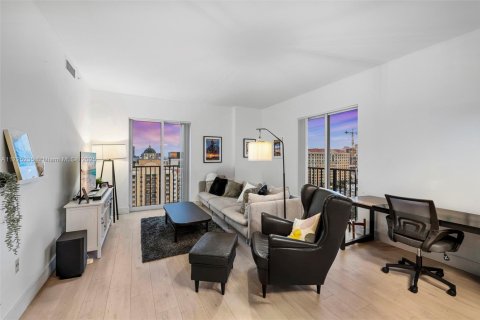 Condo in Coral Gables, Florida, 2 bedrooms  № 1711432 - photo 8