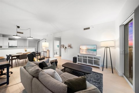 Condo in Coral Gables, Florida, 2 bedrooms  № 1711432 - photo 9