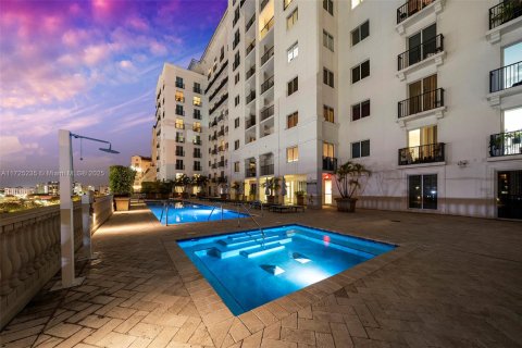 Condo in Coral Gables, Florida, 2 bedrooms  № 1711432 - photo 29