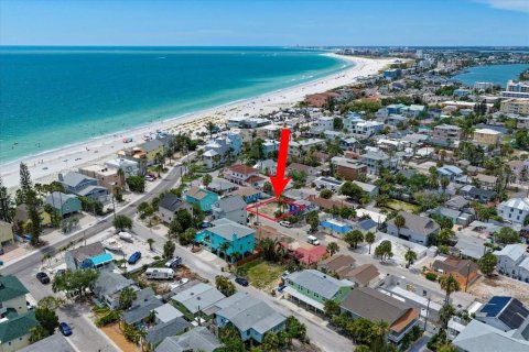 Land in Treasure Island, Florida № 2233674