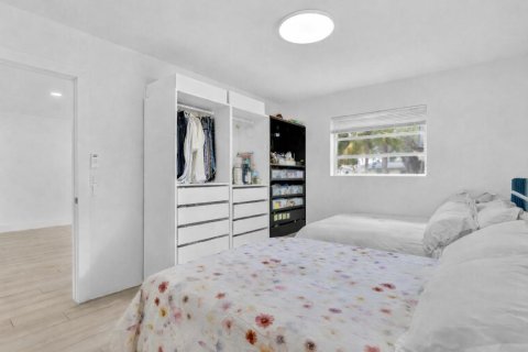 Villa ou maison à vendre à Hollywood, Floride: 4 chambres, 180.69 m2 № 2085343 - photo 16