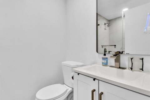 Villa ou maison à vendre à Hollywood, Floride: 4 chambres, 180.69 m2 № 2085343 - photo 30