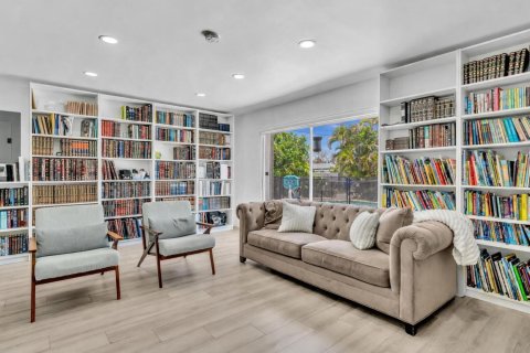 Villa ou maison à vendre à Hollywood, Floride: 4 chambres, 180.69 m2 № 2085343 - photo 5