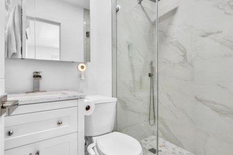 Villa ou maison à vendre à Hollywood, Floride: 4 chambres, 180.69 m2 № 2085343 - photo 18