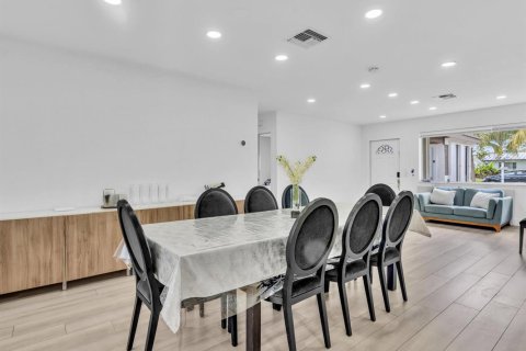 Villa ou maison à vendre à Hollywood, Floride: 4 chambres, 180.69 m2 № 2085343 - photo 7