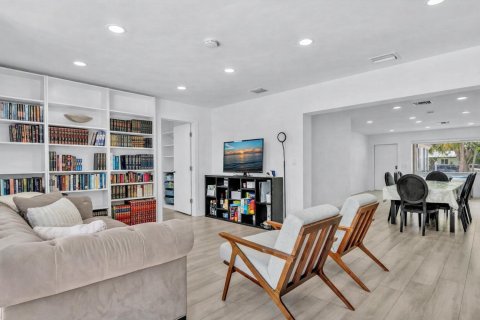 Villa ou maison à vendre à Hollywood, Floride: 4 chambres, 180.69 m2 № 2085343 - photo 3