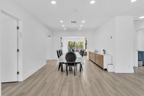 Villa ou maison à vendre à Hollywood, Floride: 4 chambres, 180.69 m2 № 2085343 - photo 9