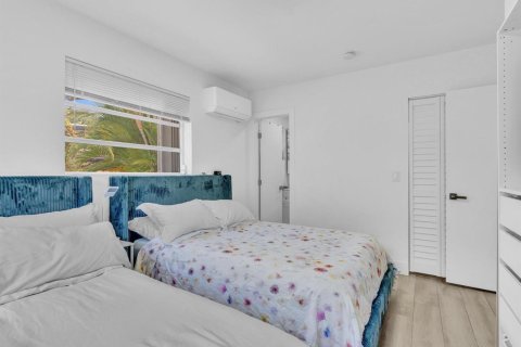 Villa ou maison à vendre à Hollywood, Floride: 4 chambres, 180.69 m2 № 2085343 - photo 17