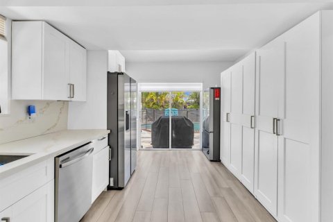 Villa ou maison à vendre à Hollywood, Floride: 4 chambres, 180.69 m2 № 2085343 - photo 27