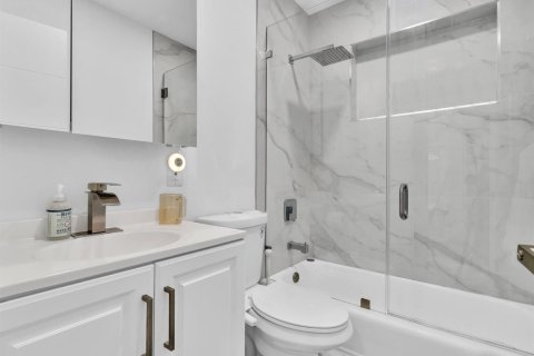Villa ou maison à vendre à Hollywood, Floride: 4 chambres, 180.69 m2 № 2085343 - photo 26