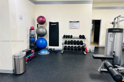 Copropriété à vendre à Miami Beach, Floride: 2 chambres, 164.99 m2 № 2036117 - photo 17