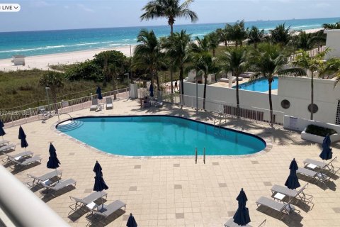 Copropriété à vendre à Miami Beach, Floride: 2 chambres, 164.99 m2 № 2036117 - photo 10