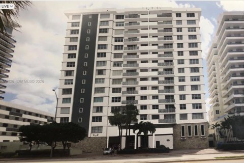 Copropriété à vendre à Miami Beach, Floride: 2 chambres, 164.99 m2 № 2036117 - photo 16