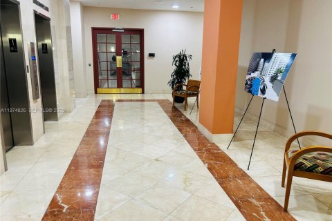 Copropriété à vendre à Miami Beach, Floride: 2 chambres, 164.99 m2 № 2036117 - photo 13
