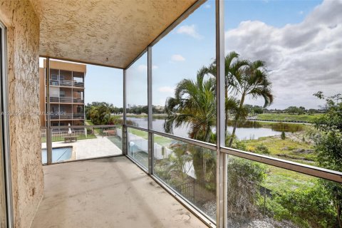 Купить кондоминиум в Санрайз, Флорида 2 спальни, 171.68м2, № 2066688 - фото 21