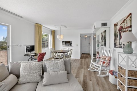 Купить кондоминиум в Санрайз, Флорида 2 спальни, 171.68м2, № 2066688 - фото 12