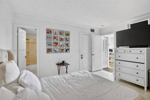 Купить кондоминиум в Санрайз, Флорида 2 спальни, 171.68м2, № 2066688 - фото 15