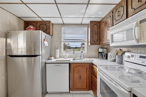 Купить кондоминиум в Санрайз, Флорида 2 спальни, 171.68м2, № 2066688 - фото 6