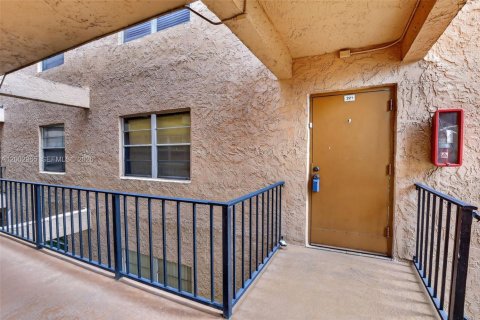 Купить кондоминиум в Санрайз, Флорида 2 спальни, 171.68м2, № 2066688 - фото 26