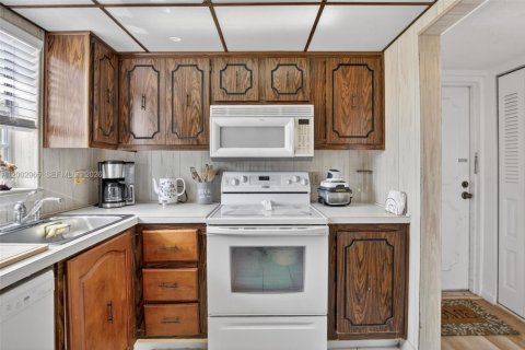 Купить кондоминиум в Санрайз, Флорида 2 спальни, 171.68м2, № 2066688 - фото 7