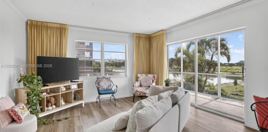 Кондоминиум с 2 спальнями в Санрайз, Флорида № 2066688