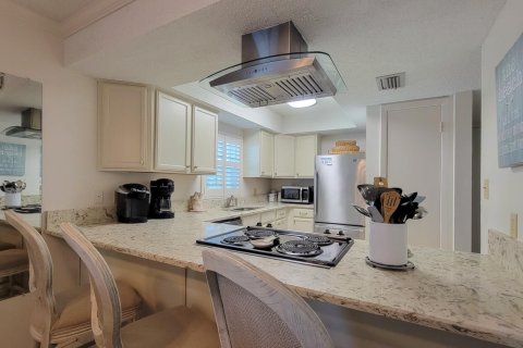 Condo in Fort Walton Beach, Florida, 2 bedrooms  № 561023 - photo 1