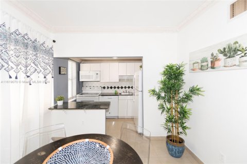 Condominio en venta en Miami Beach, Florida, 1 dormitorio, 52.03 m2 № 1861558 - foto 9