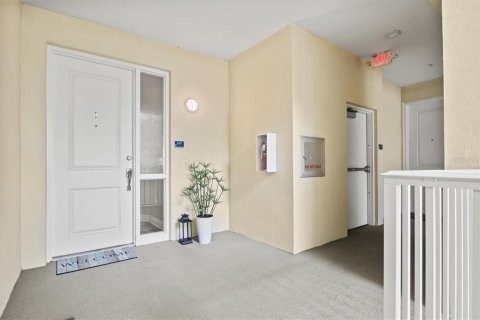 Copropriété à vendre à Bradenton, Floride: 2 chambres, 153.29 m2 № 1911510 - photo 9