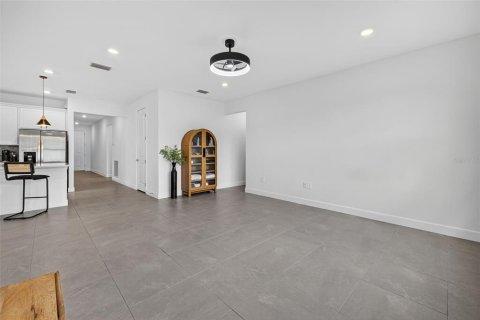 House in MAGNOLIA RANCH in Bradenton, Florida 4 bedrooms, 171.87 sq.m. № 1845267 - photo 8