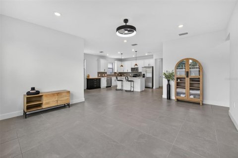 House in MAGNOLIA RANCH in Bradenton, Florida 4 bedrooms, 171.87 sq.m. № 1845267 - photo 9