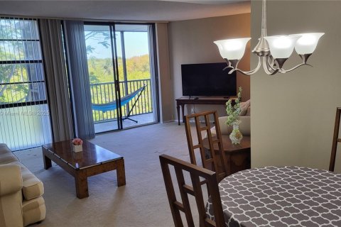 Condo in Aventura, Florida, 2 bedrooms  № 1588218 - photo 18