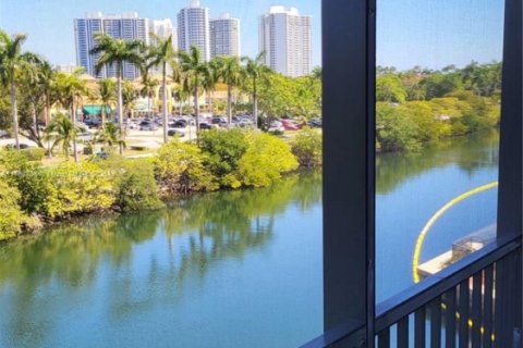 Condo in Aventura, Florida, 2 bedrooms  № 1588218 - photo 3