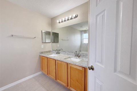 Casa en venta en Orlando, Florida, 6 dormitorios, 328.04 m2 № 1659185 - foto 7