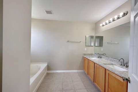 Casa en venta en Orlando, Florida, 6 dormitorios, 328.04 m2 № 1659185 - foto 6