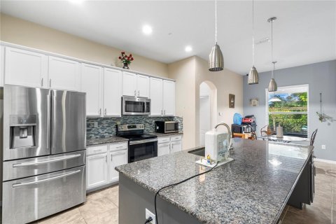 Casa en venta en Deltona, Florida, 4 dormitorios, 212.93 m2 № 2385766 - foto 11