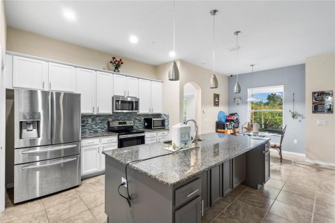Casa en venta en Deltona, Florida, 4 dormitorios, 212.93 m2 № 2385766 - foto 10