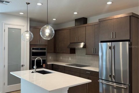 Adosado en venta en Apopka, Florida, 3 dormitorios, 185.99 m2 № 2096189 - foto 4