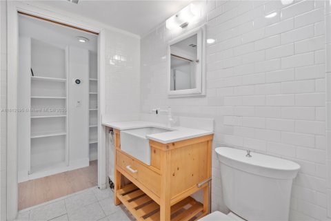 Condominio en alquiler en Pinecrest, Florida, 2 dormitorios, 91.23 m2 № 1888727 - foto 3