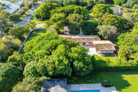 Villa ou maison à vendre à Pinecrest, Floride: 3 chambres, 299.42 m2 № 2017377 - photo 4