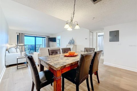 Condominio en venta en Madeira Beach, Florida, 2 dormitorios, 95.69 m2 № 1720212 - foto 14