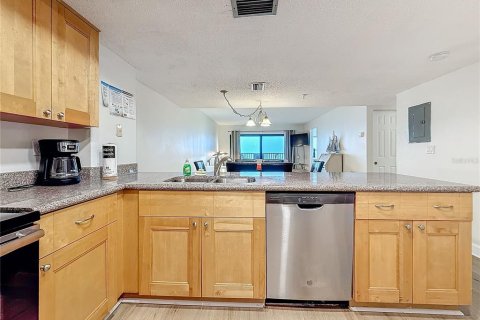 Condominio en venta en Madeira Beach, Florida, 2 dormitorios, 95.69 m2 № 1720212 - foto 9