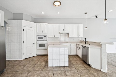 Casa en venta en Land O' Lakes, Florida, 4 dormitorios, 233.93 m2 № 1907743 - foto 14
